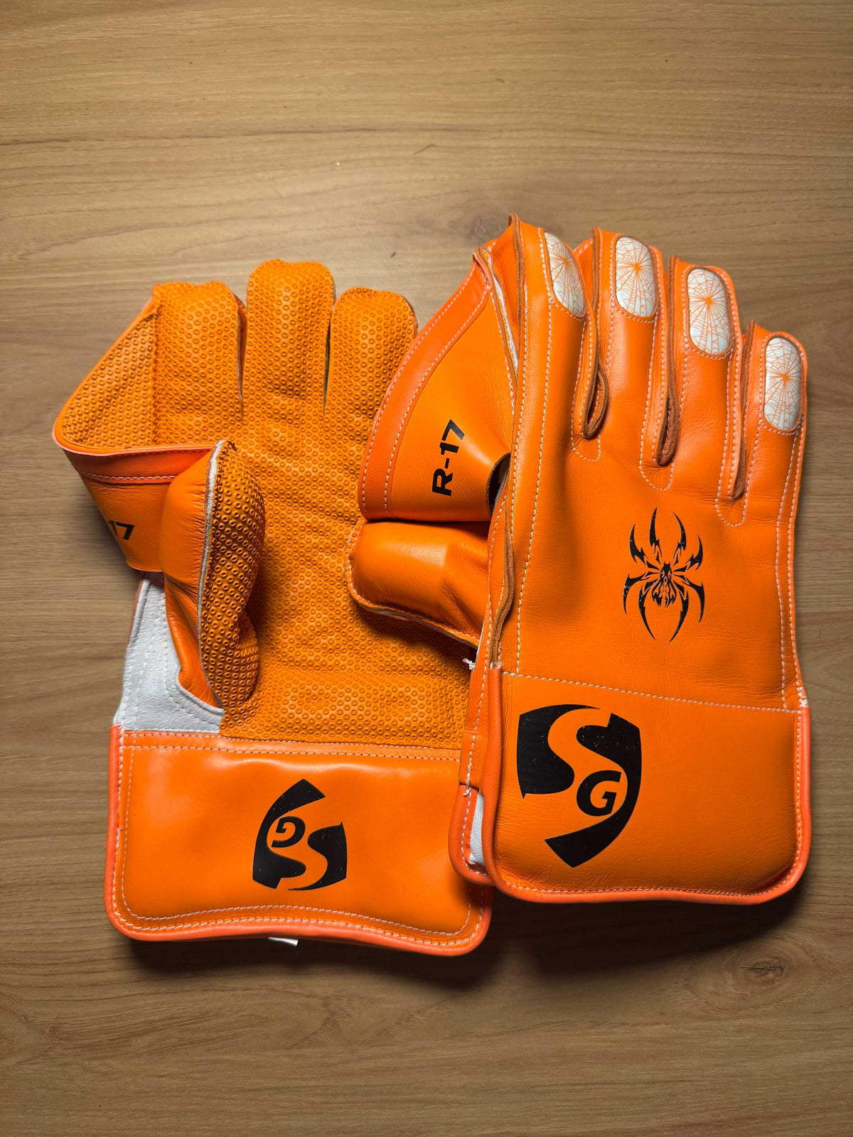 SG RP-17 Wicket Keeping Gloves