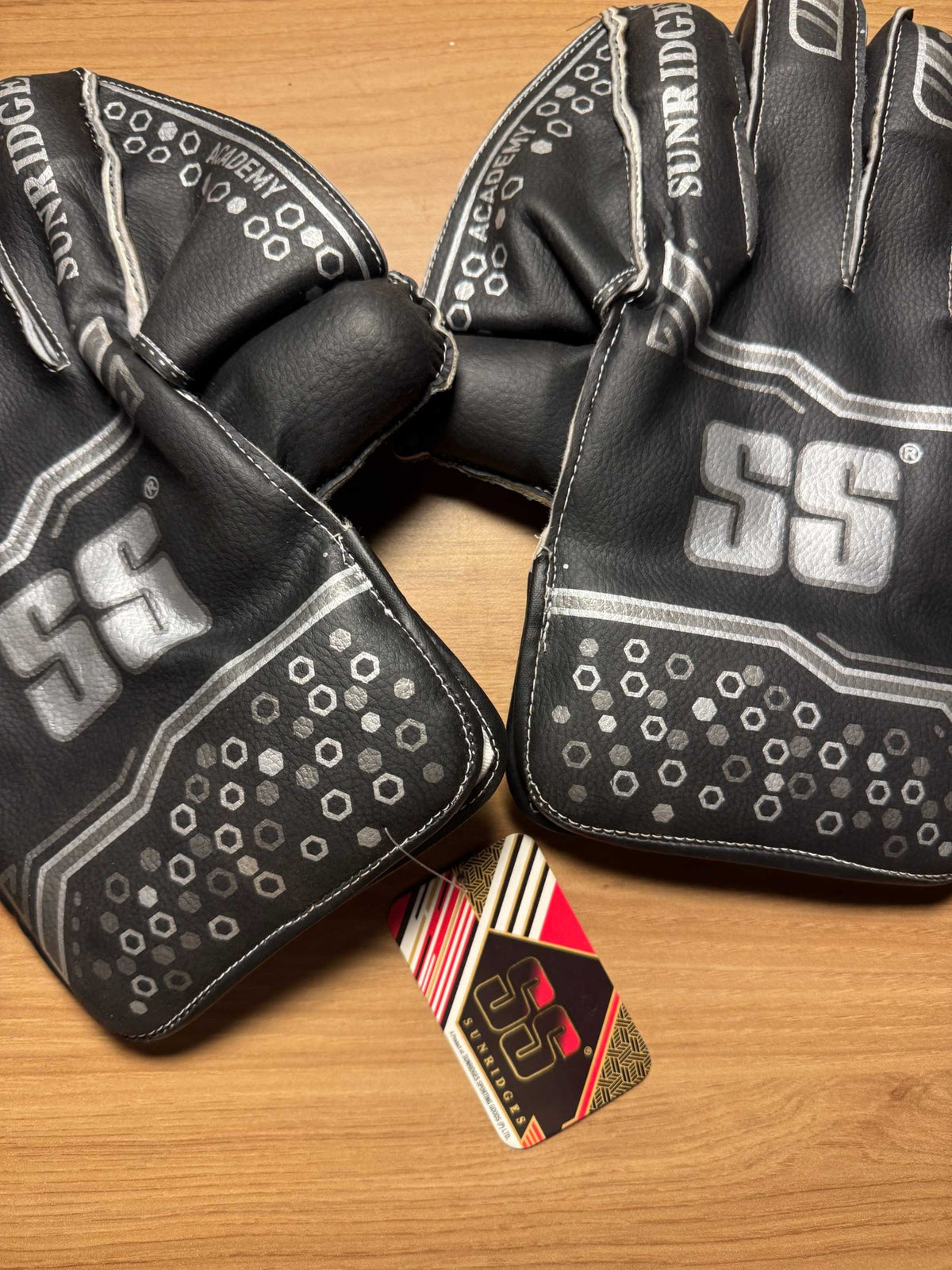 SS Academy wicket keeping gloves photo 4