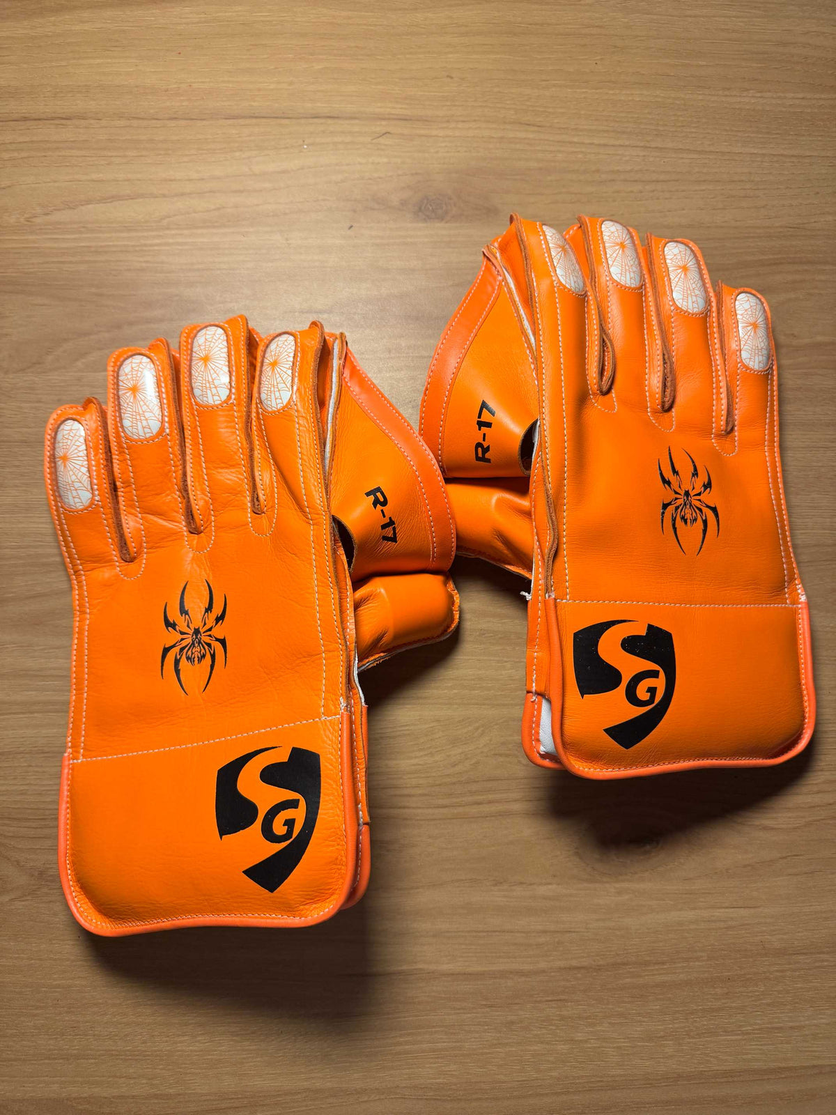 SG RP-17 Wicket Keeping Gloves