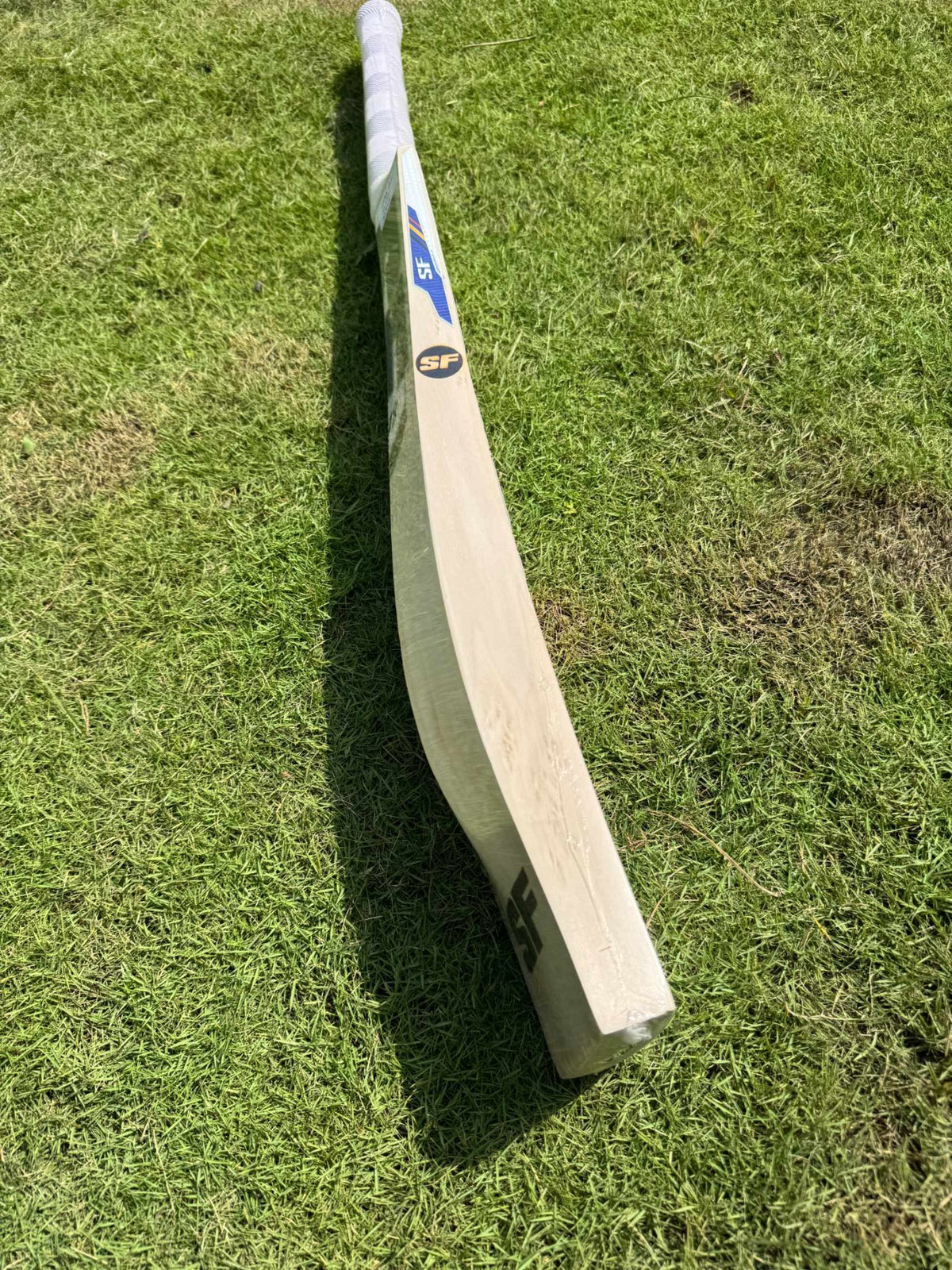 SF PA18 cricket bat side profile