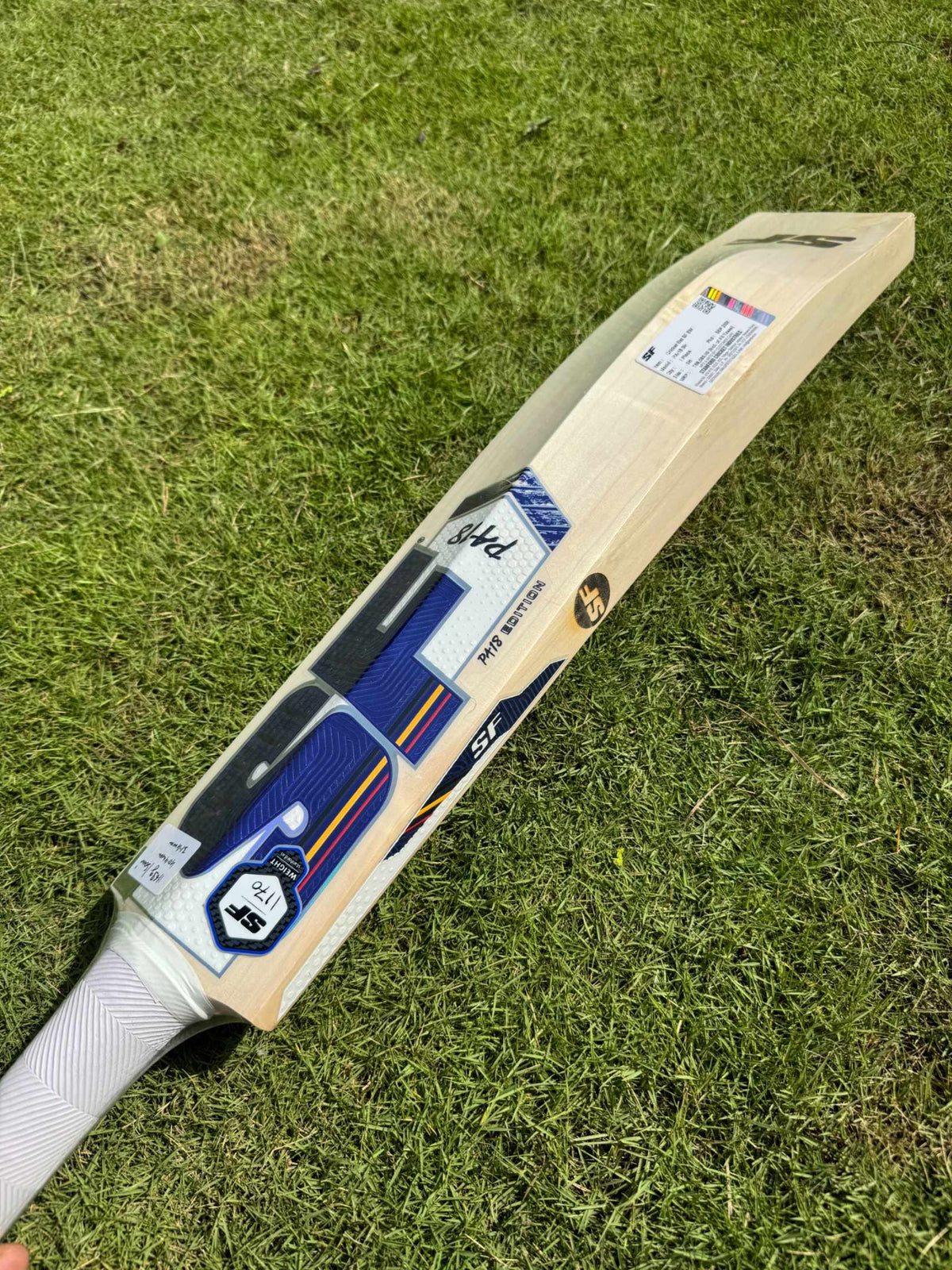 SF PA18 cricket bat edge and toe detail