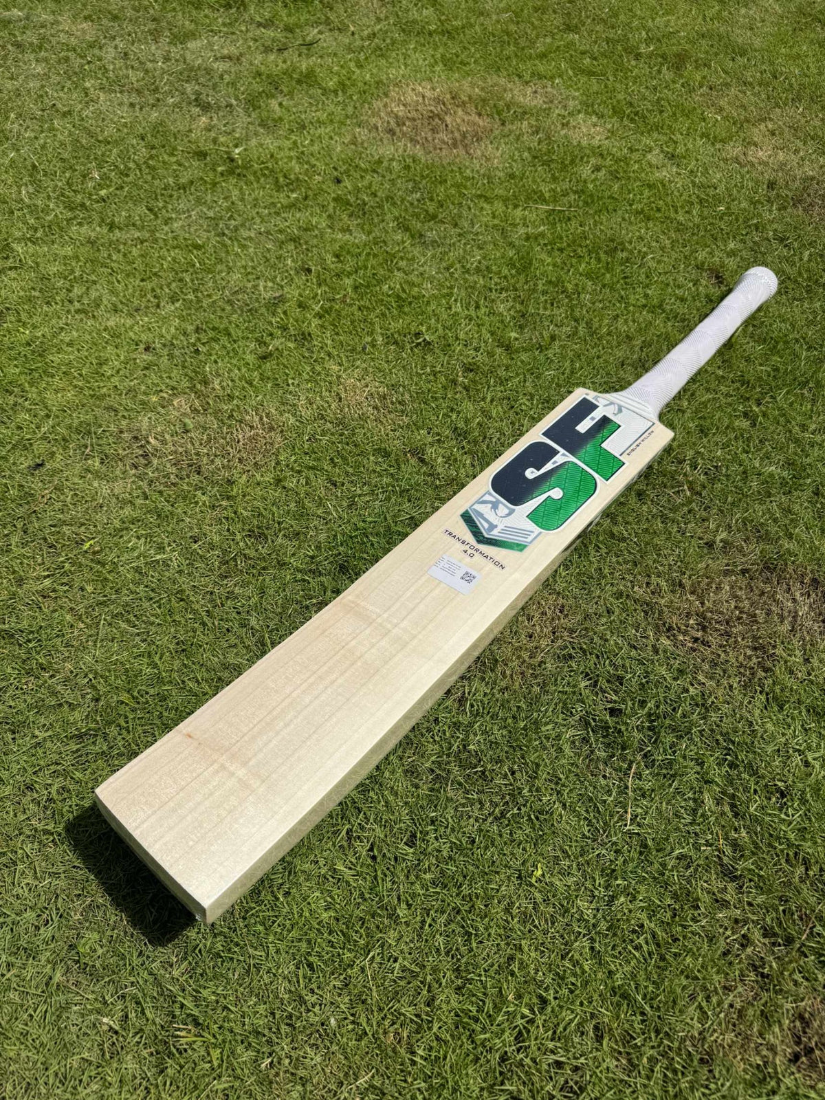 SF Transformation 4.0 cricket bat front view