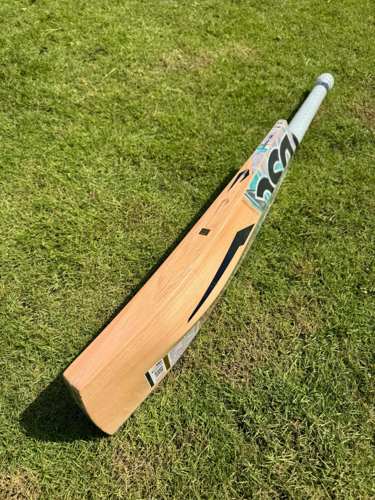 DSC Pathum Nissanka Players Edition cricket bat view 2