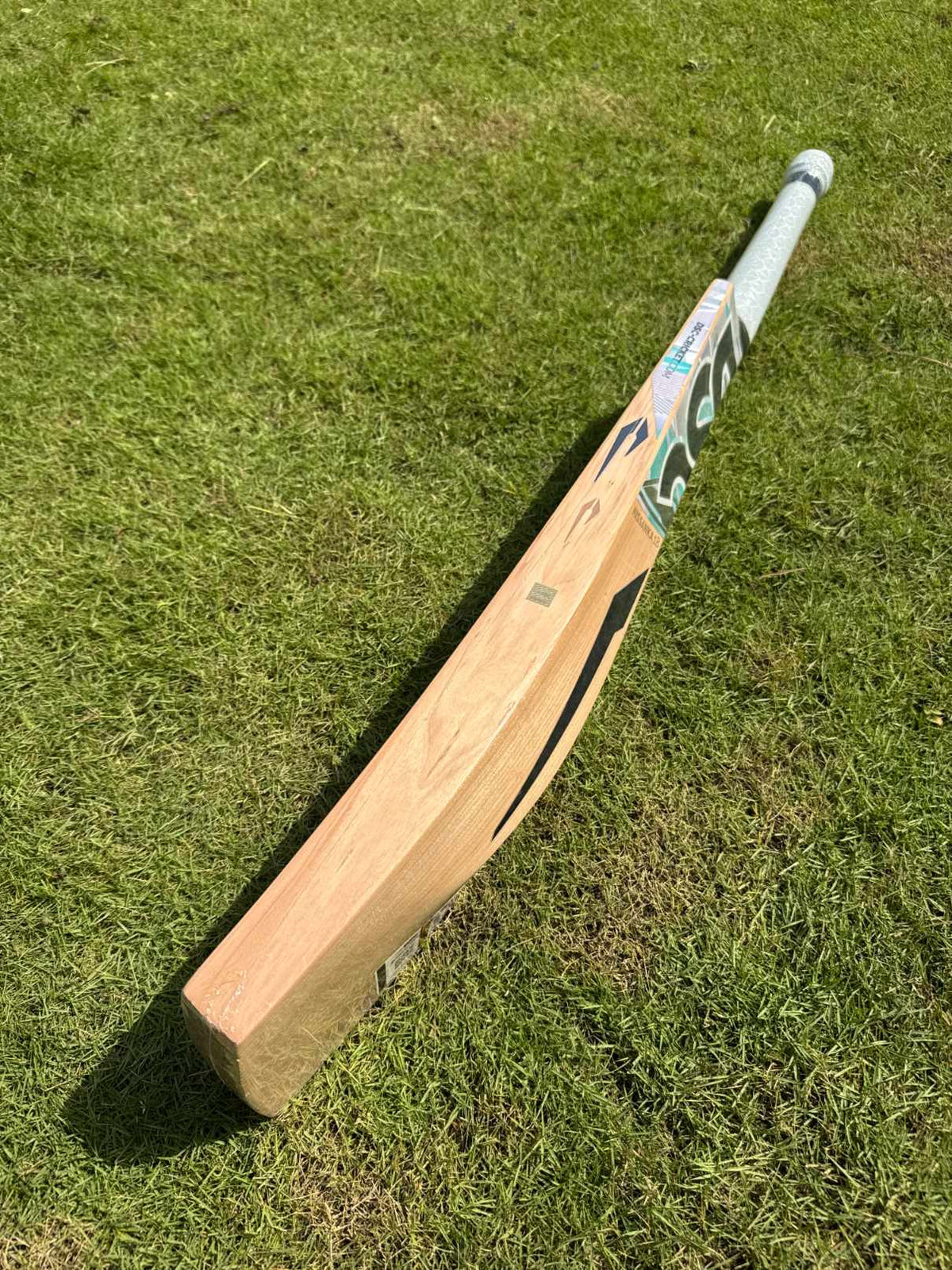 DSC Pathum Nissanka Players Edition cricket bat view 3