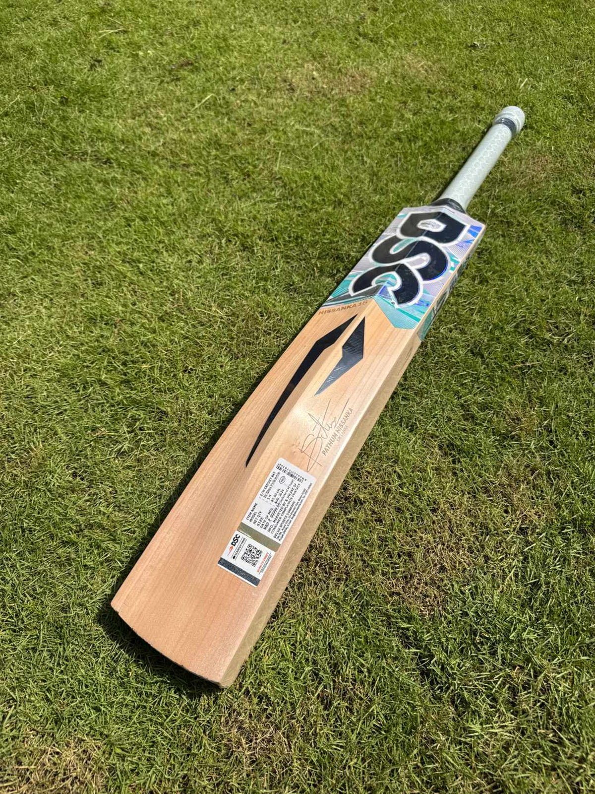 DSC Pathum Nissanka Players Edition cricket bat view 4
