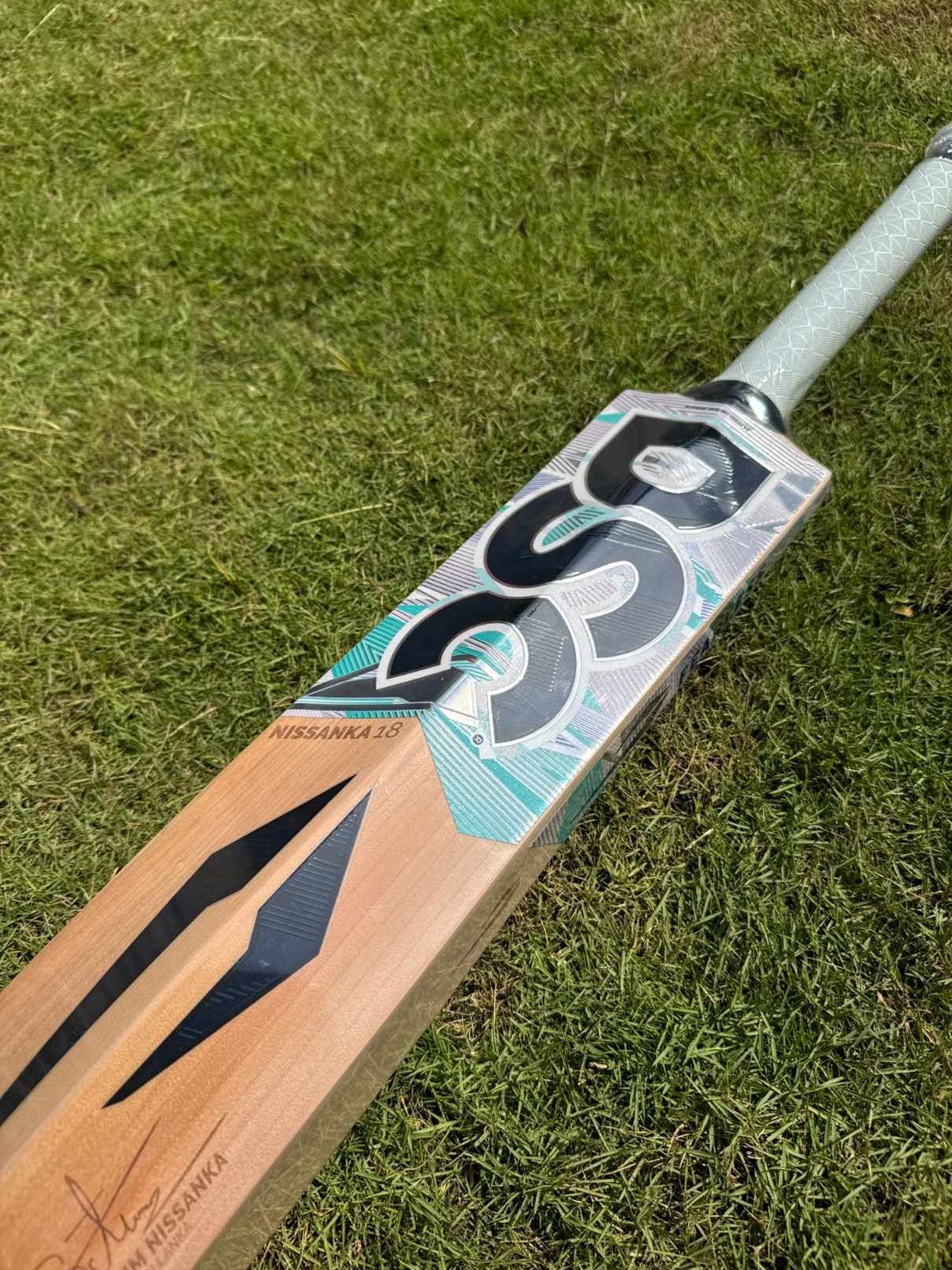 DSC Pathum Nissanka Players Edition cricket bat view 7