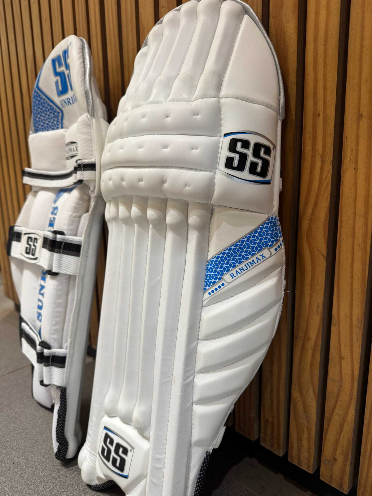 SS Ranjimax Men's Right-Hand Batting Leg Guards - view 3