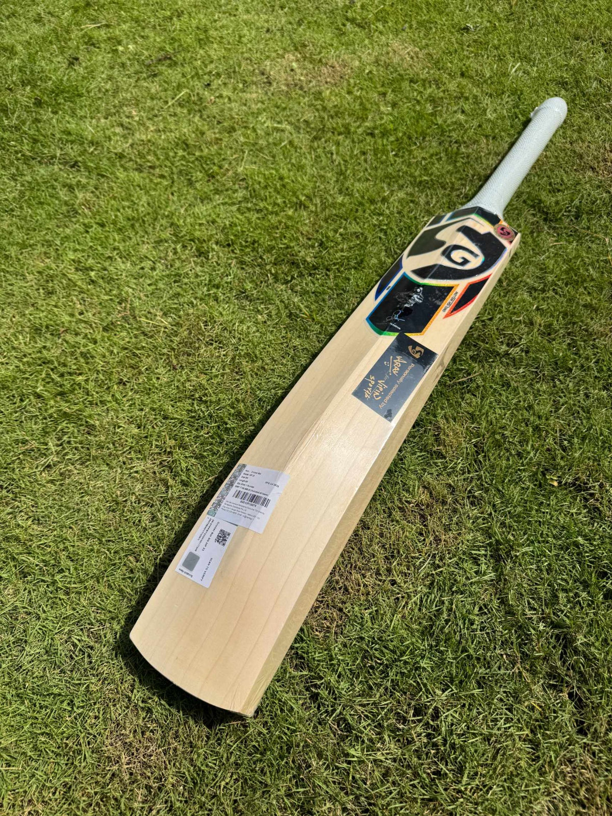 SG HP 33 cricket bat view 3