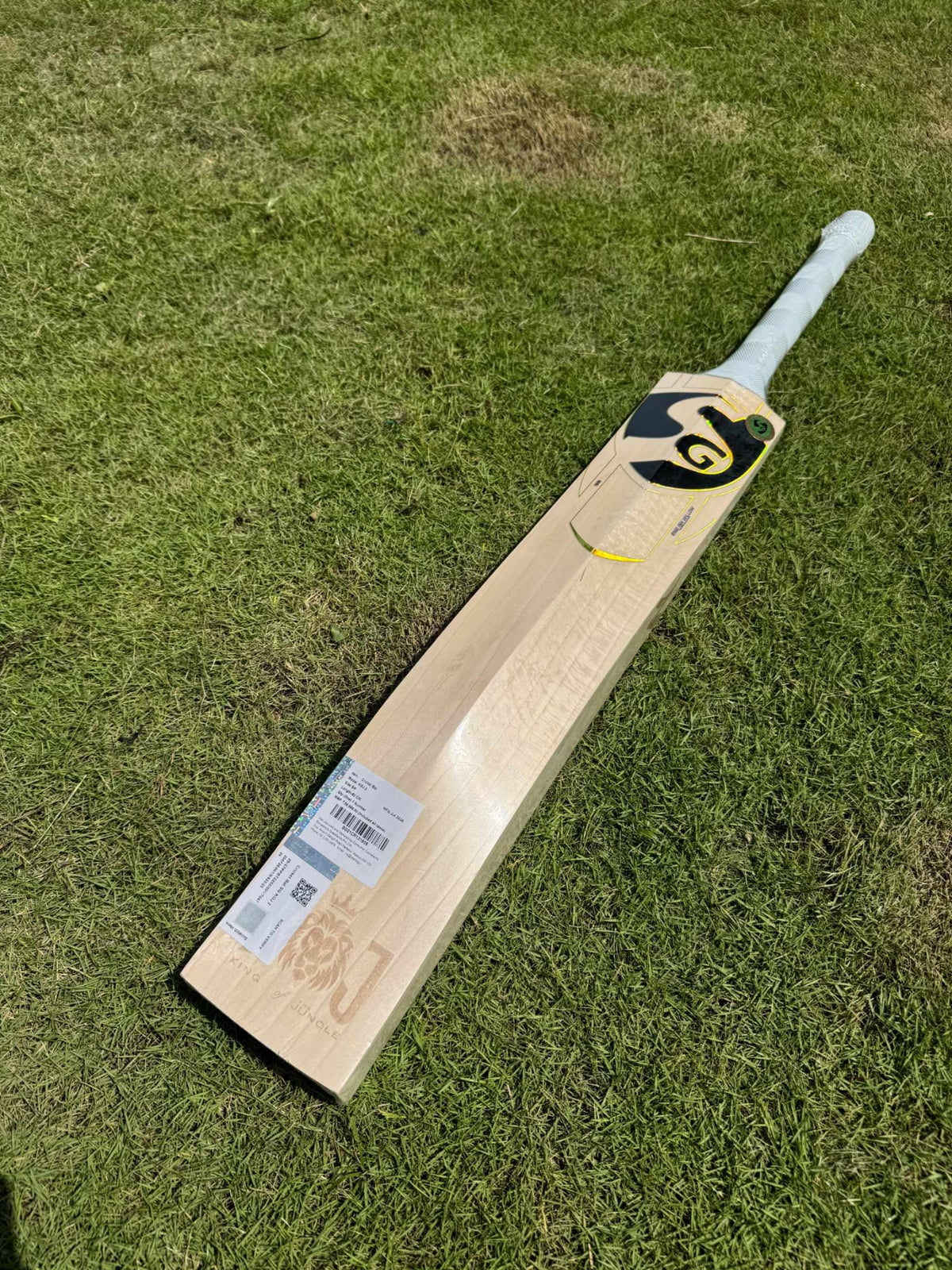 SG King of the Jungle II cricket bat view 3