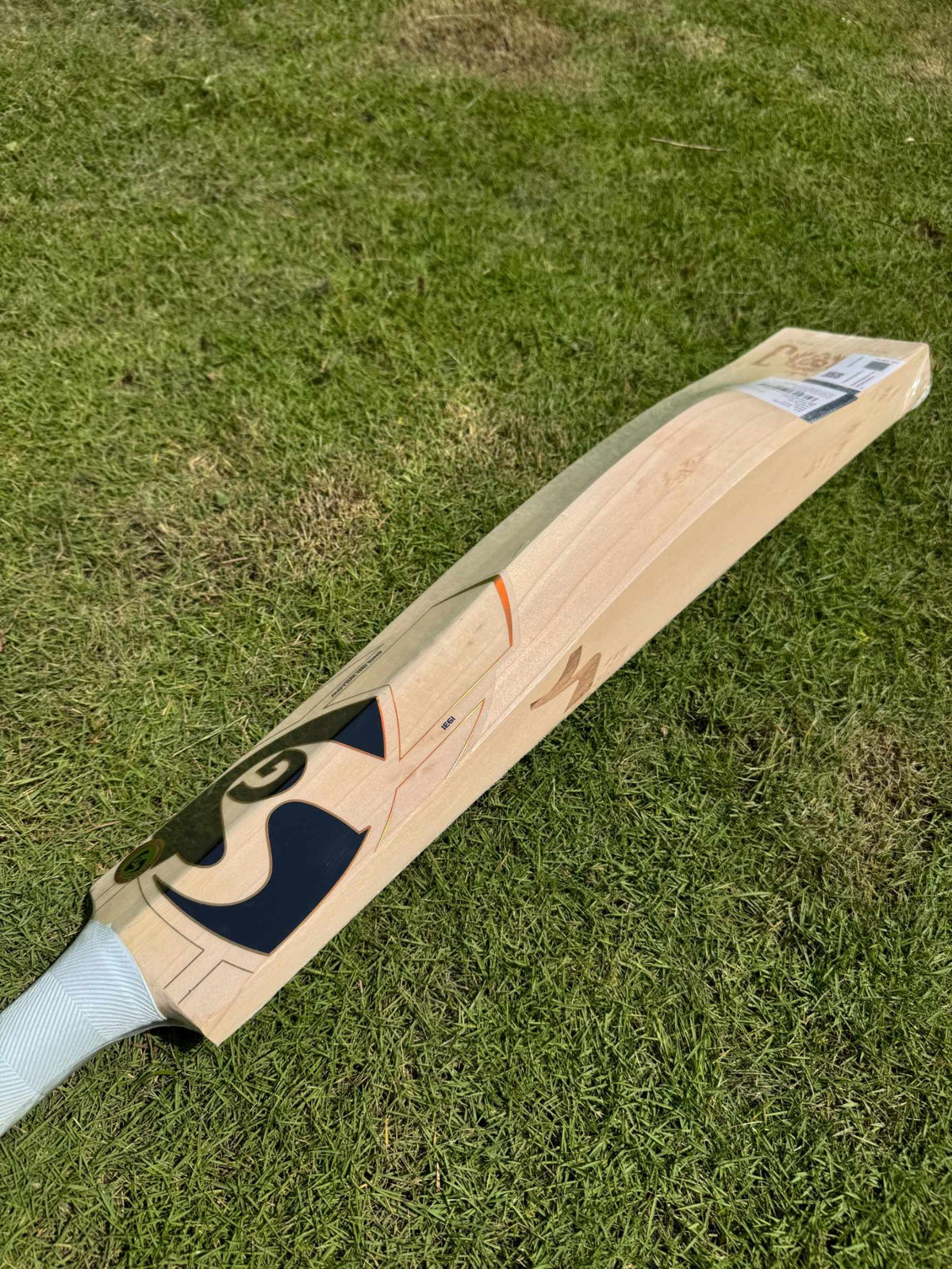 SG King of the Jungle II cricket bat view 5