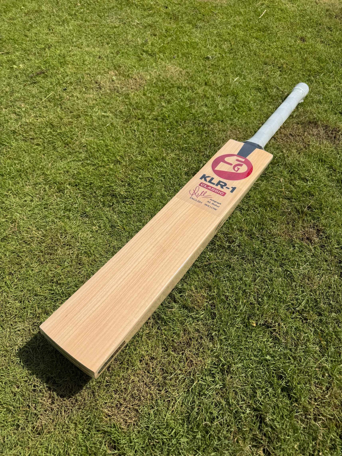 SG KLR 1 Classic cricket bat – view 1