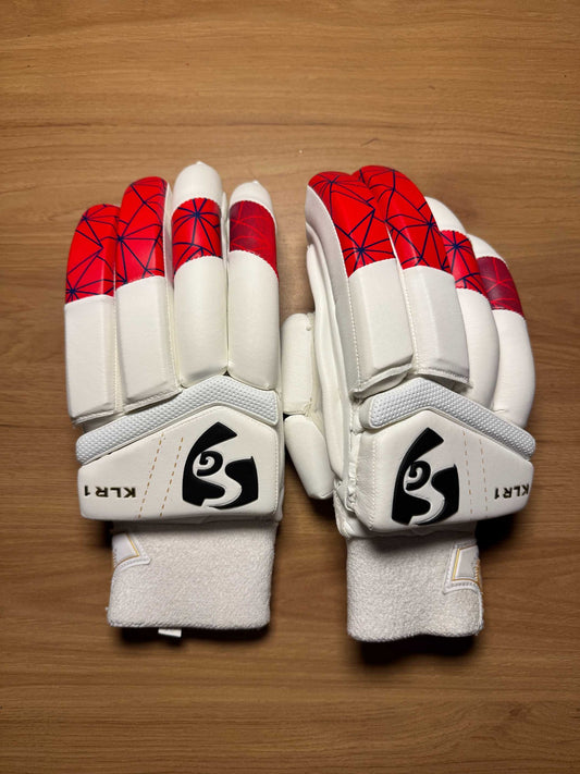 SG KLR-1 men's right-hand batting gloves - front view