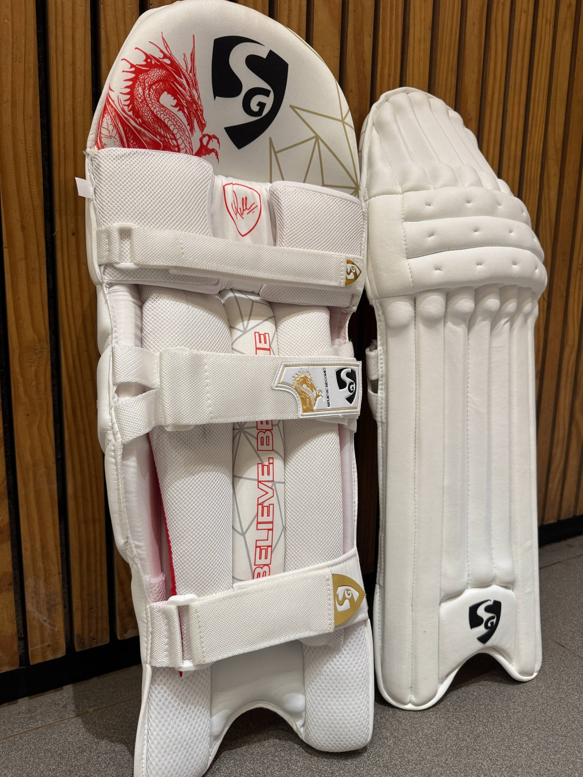 SG KLR-1 right-hand batting pads inner padding and straps