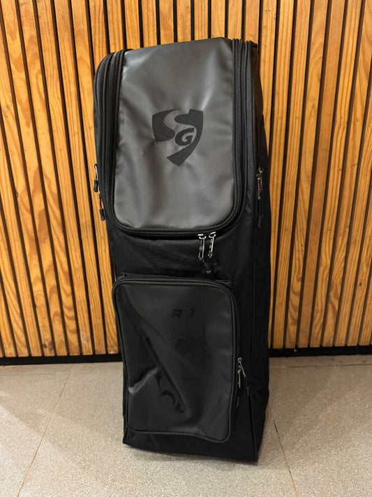 SG KLR-1 Wheelie Duffle Junior cricket kit bag front