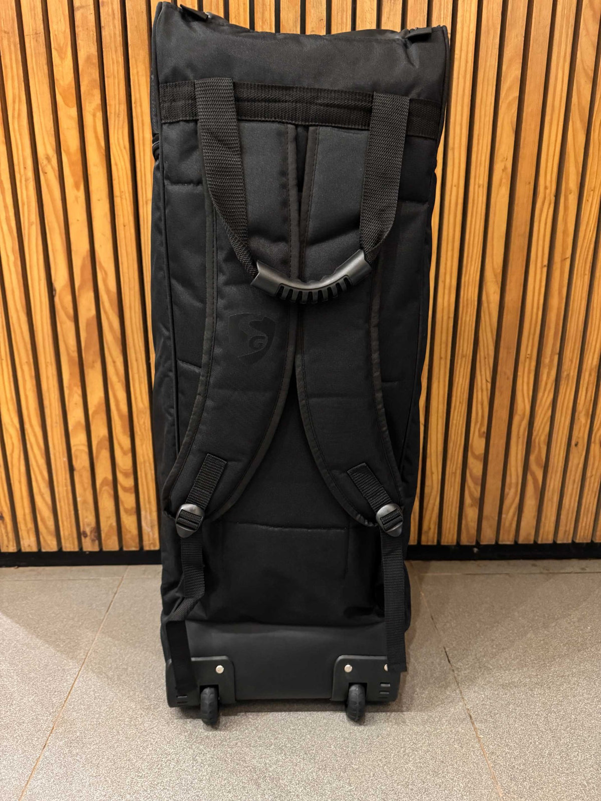 SG KLR-1 Wheelie Duffle Junior cricket kit bag detail