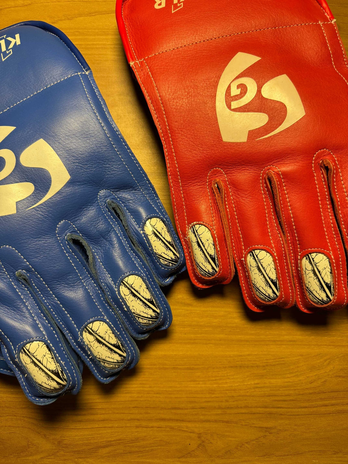 SG KLR-1 wicket keeping gloves detail