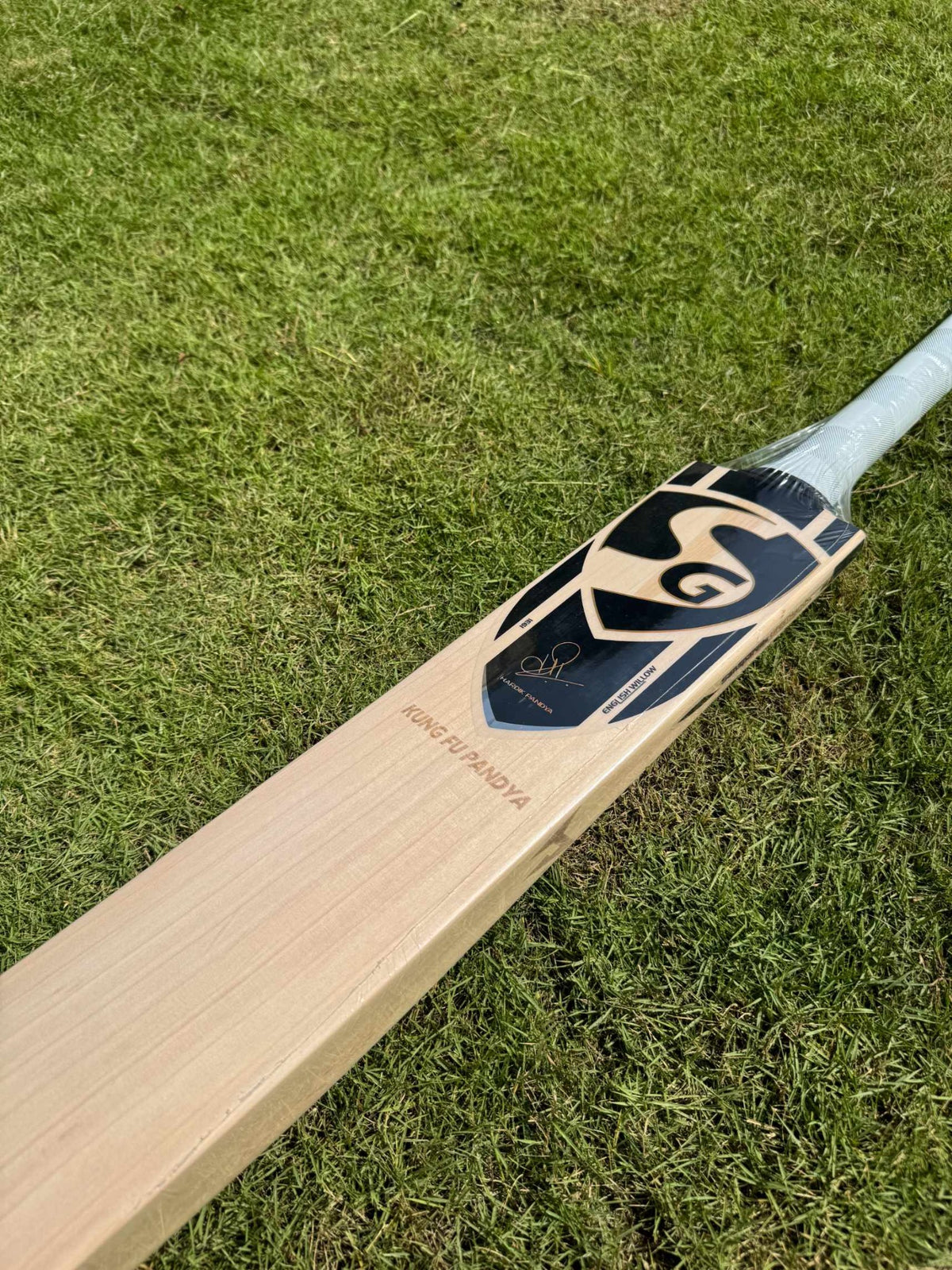 SG Kung Fu Pandya cricket bat view 5