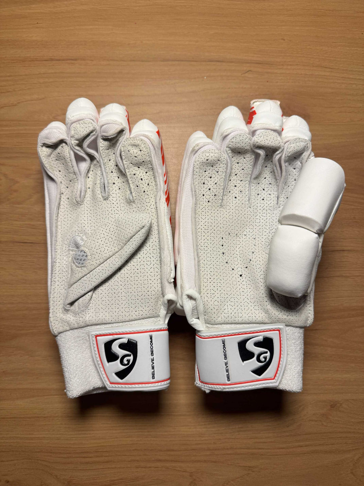 SG Players Men’s Right-Hand Batting Gloves - view 2