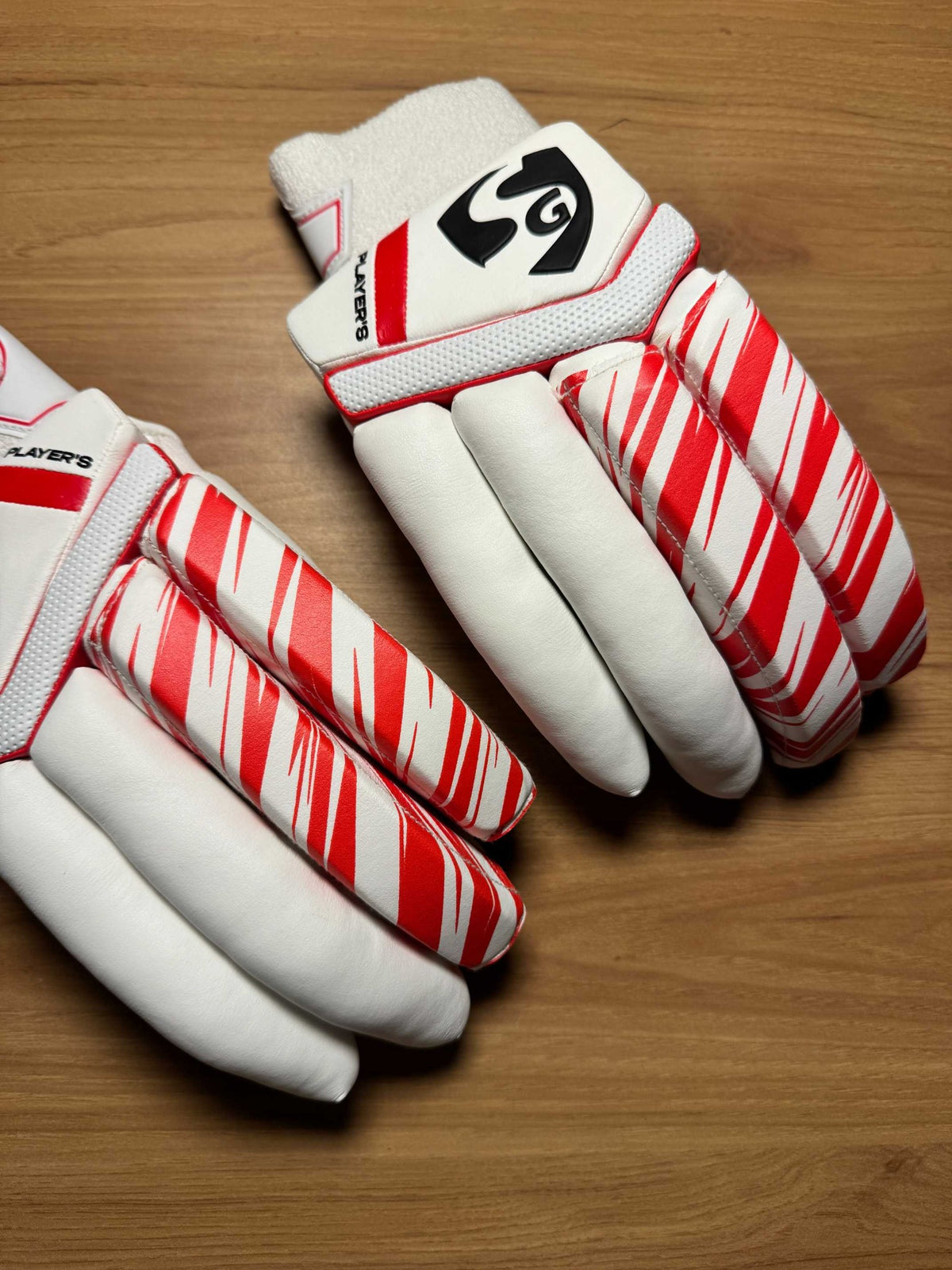 SG Players Men’s Right-Hand Batting Gloves - view 3