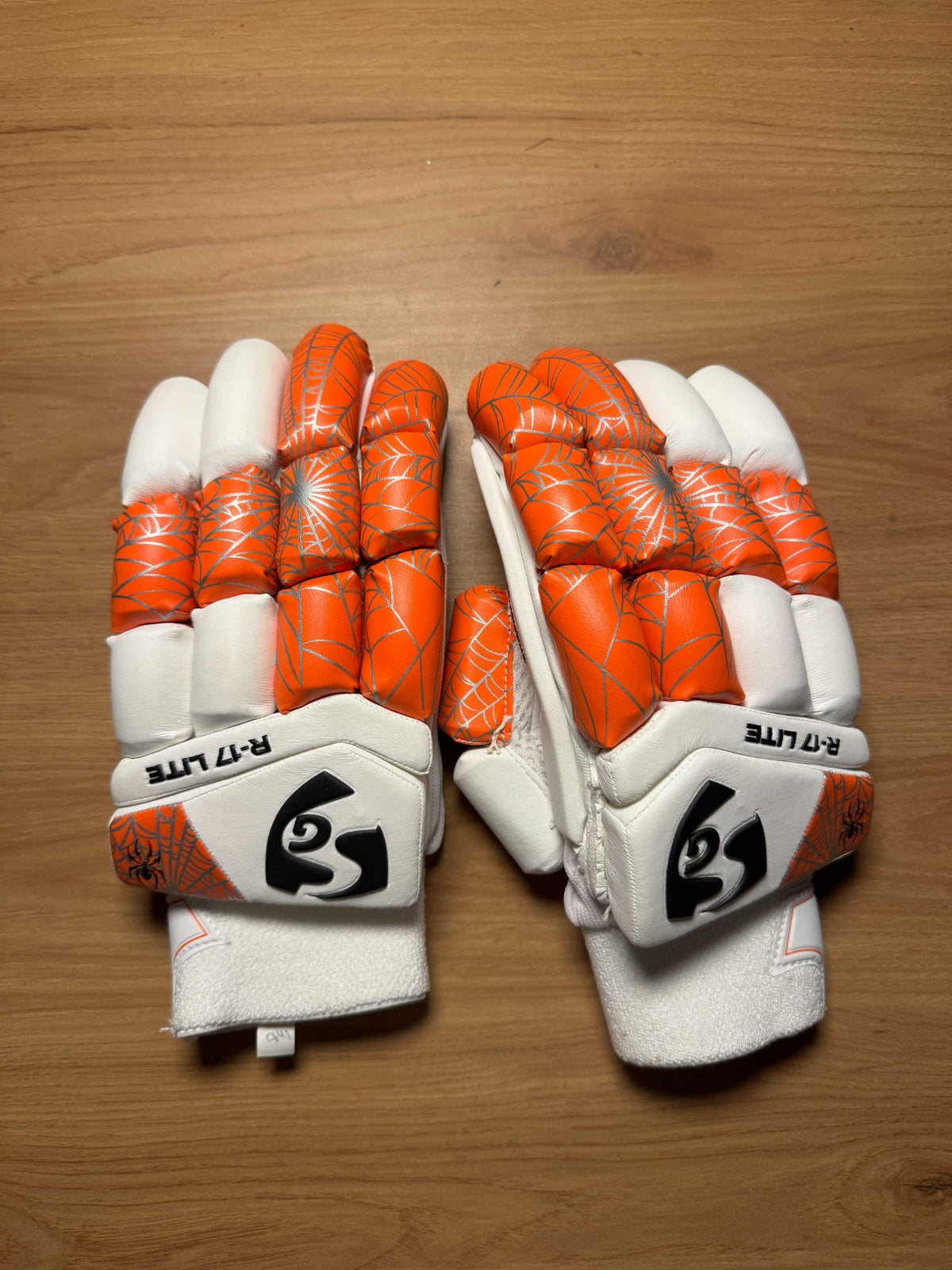 SG RP Lite Men’s Right-Hand Batting Gloves - view 1