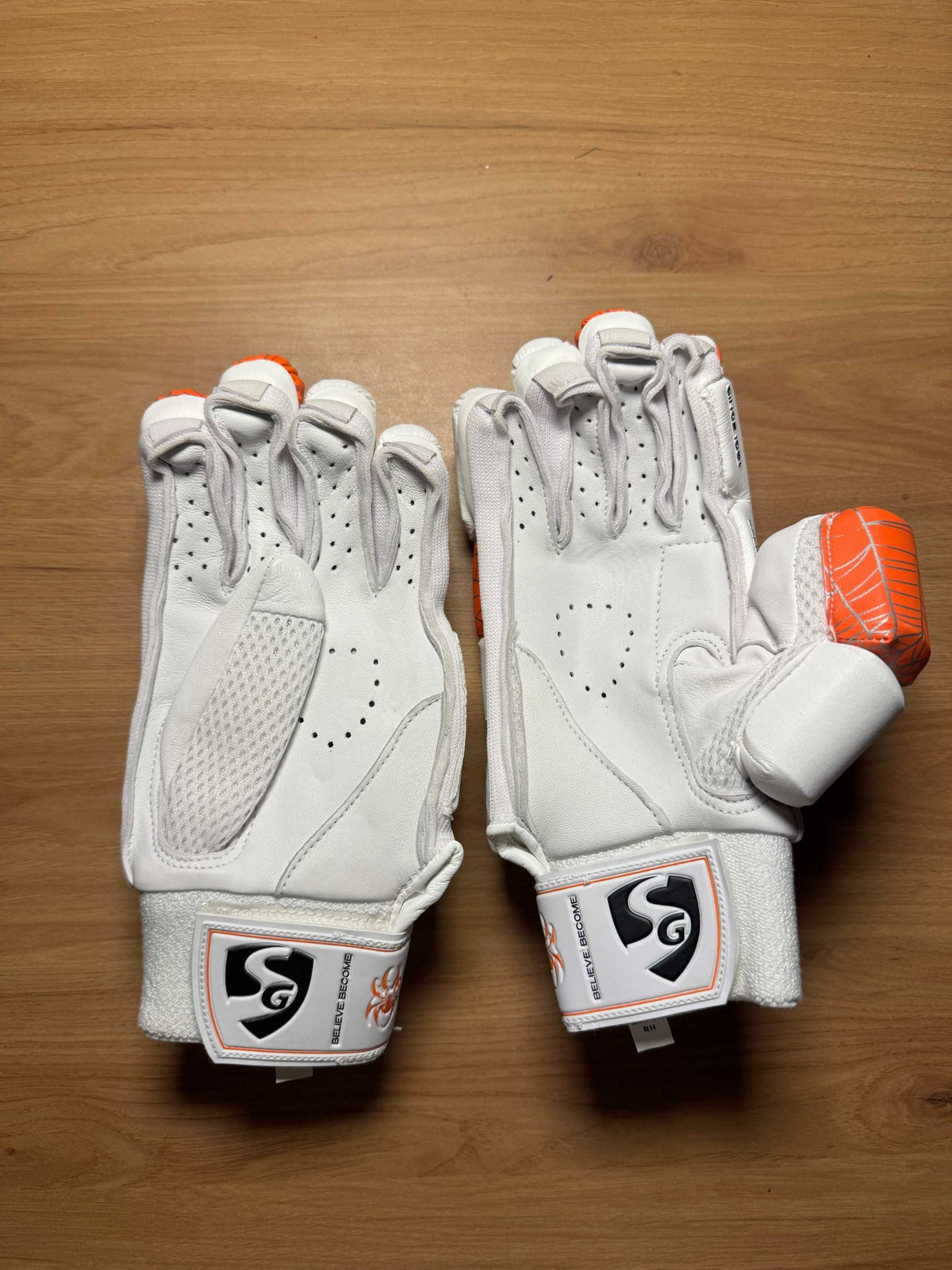 SG RP Lite Men’s Right-Hand Batting Gloves - view 2