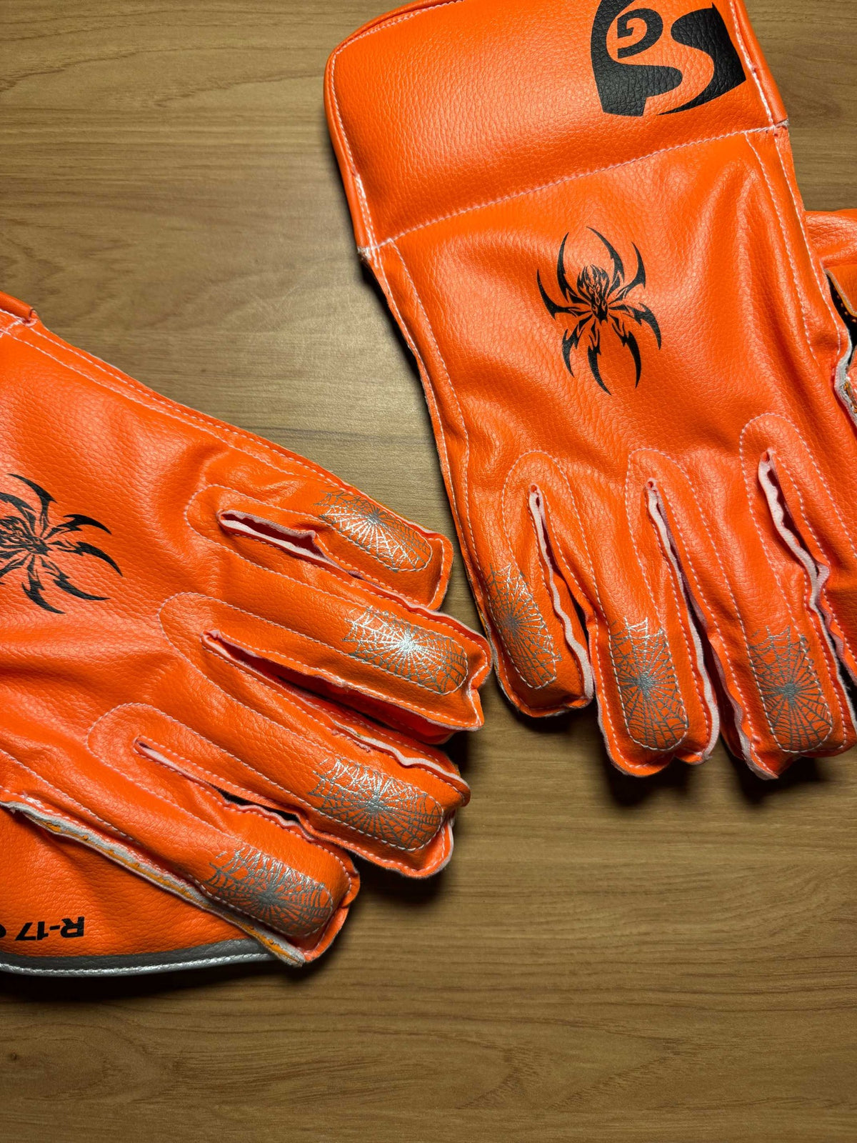 SG RP-17 Club Wicket Keeping Gloves photo 3