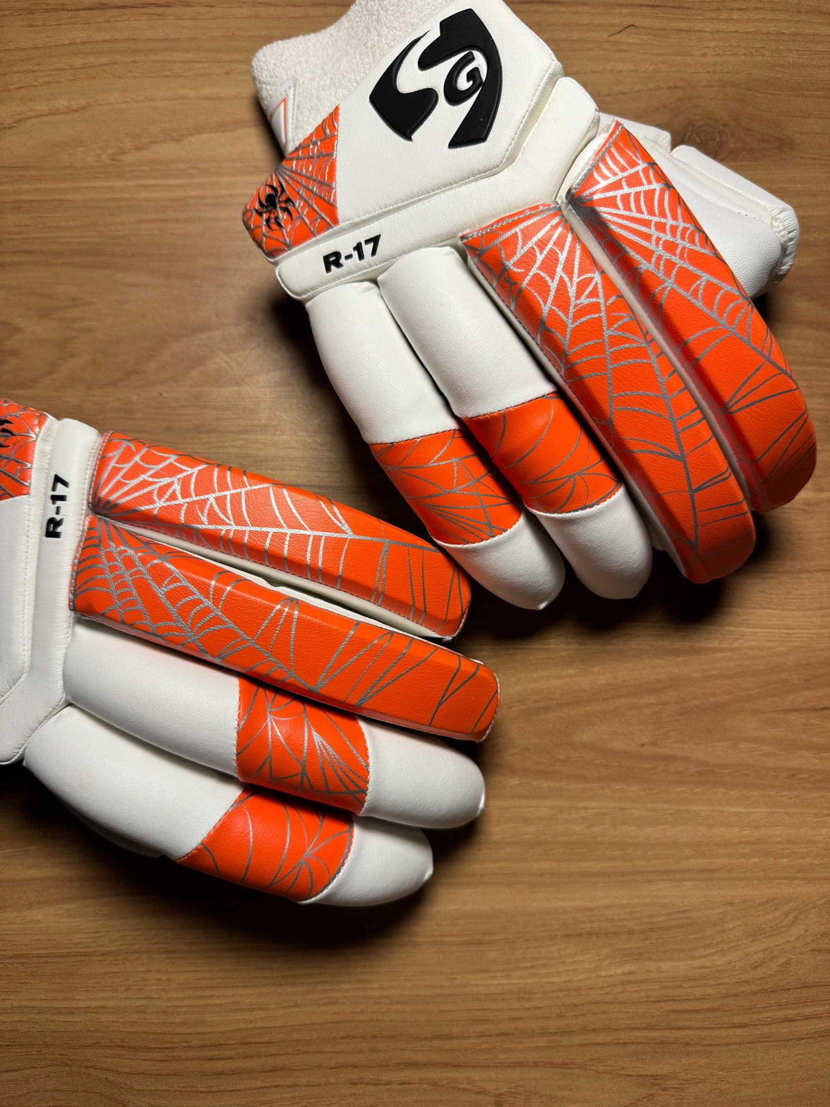 SG RP-17 Men’s Right-Hand Batting Gloves - view 3