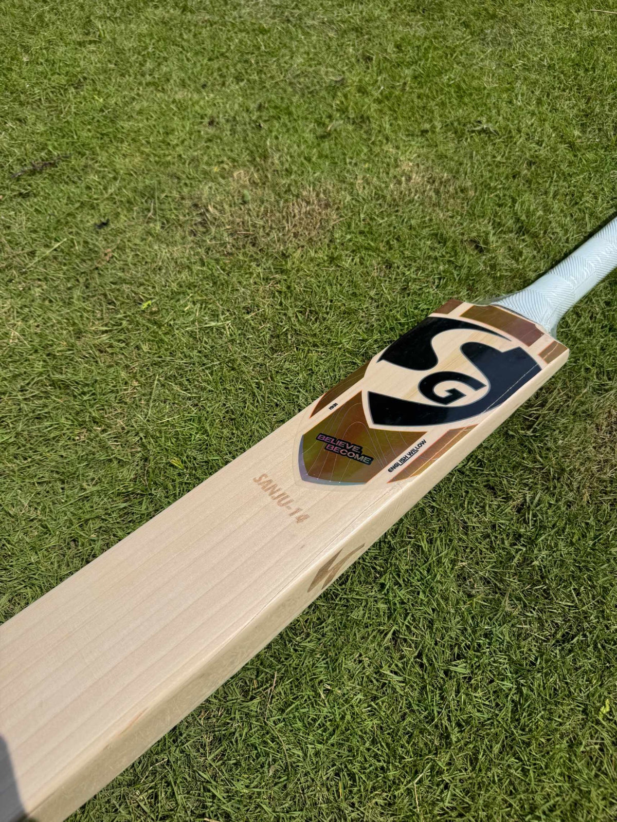 SG Sanju 14 Player Bat view 5