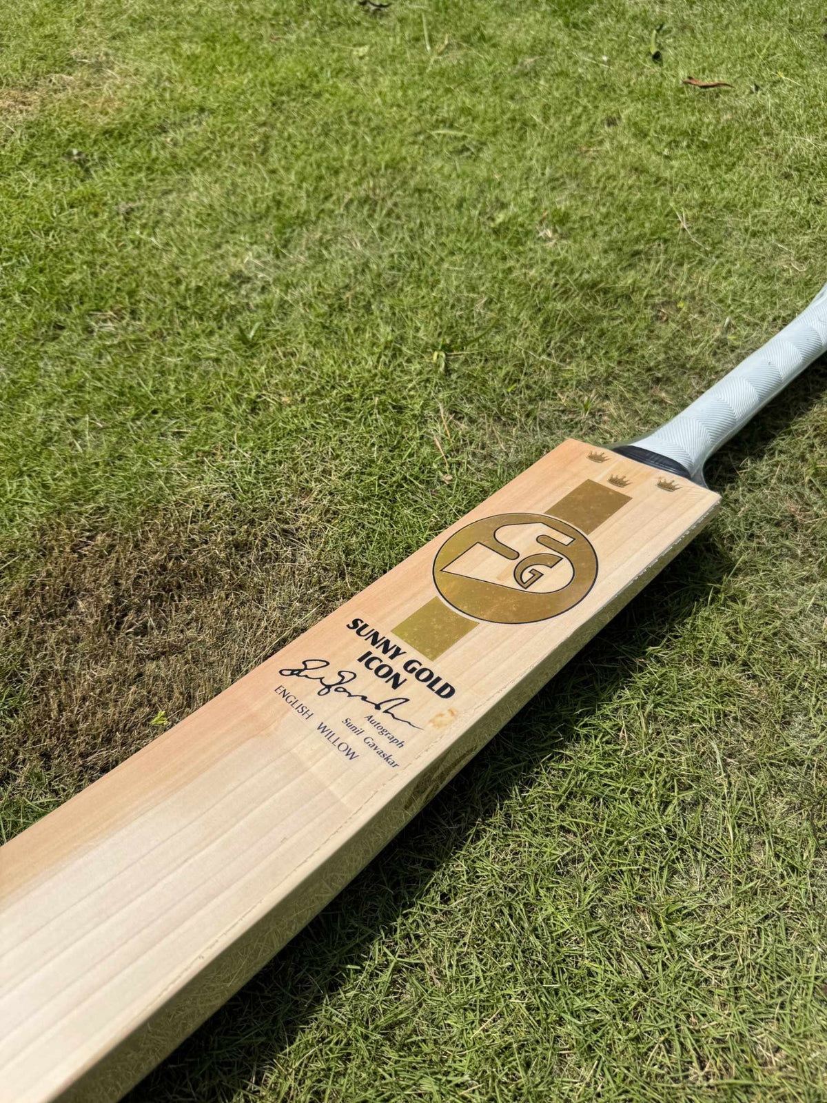 SG Sunny Gold Icon cricket bat view 4