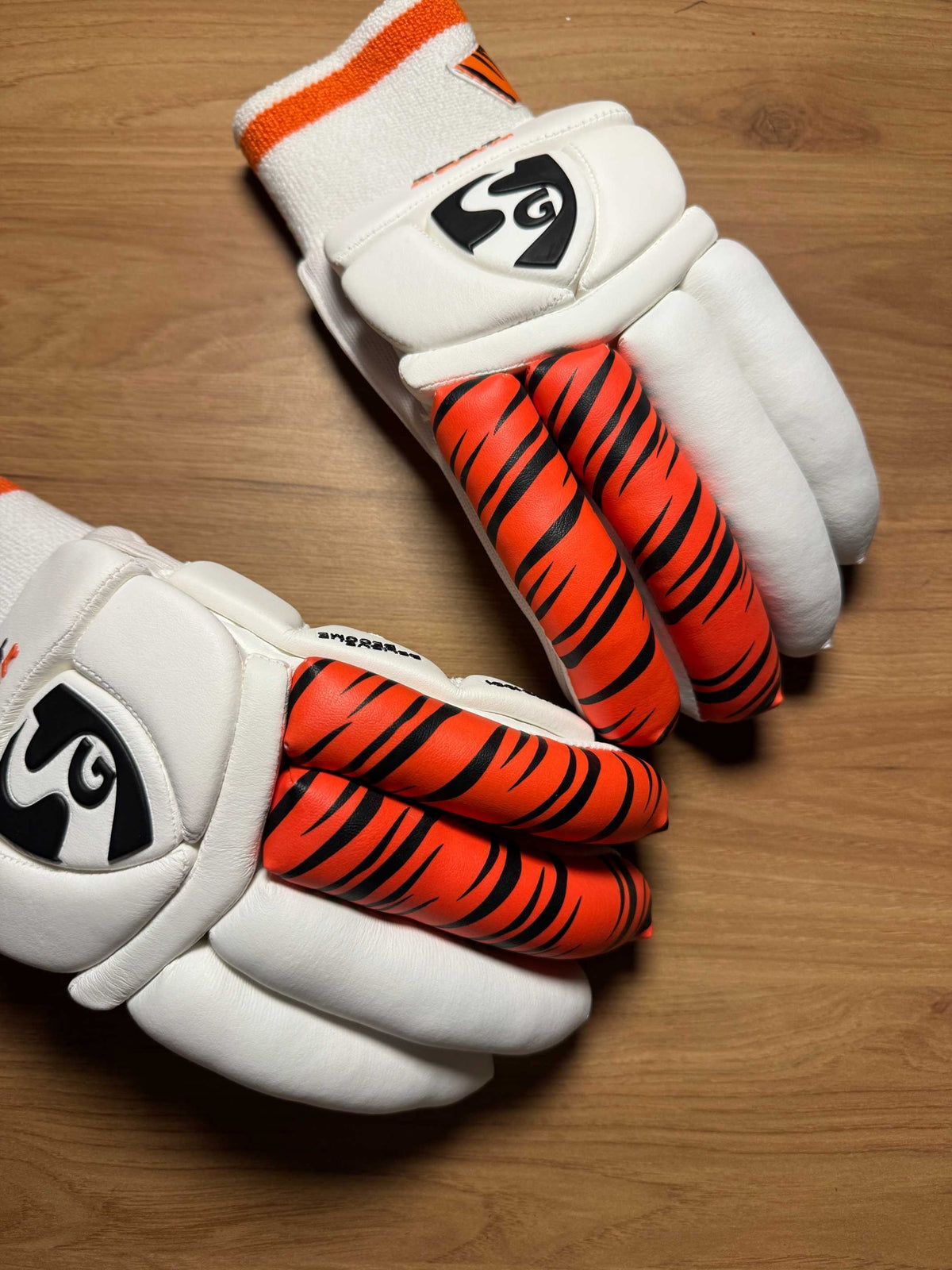 SG Test Roar Mens RH batting gloves detail