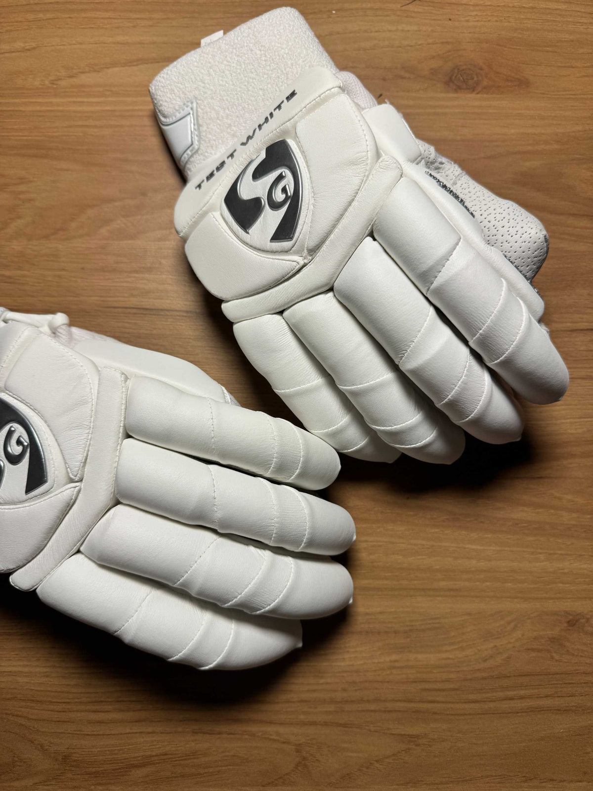 SG Test White Mens RH batting gloves detail