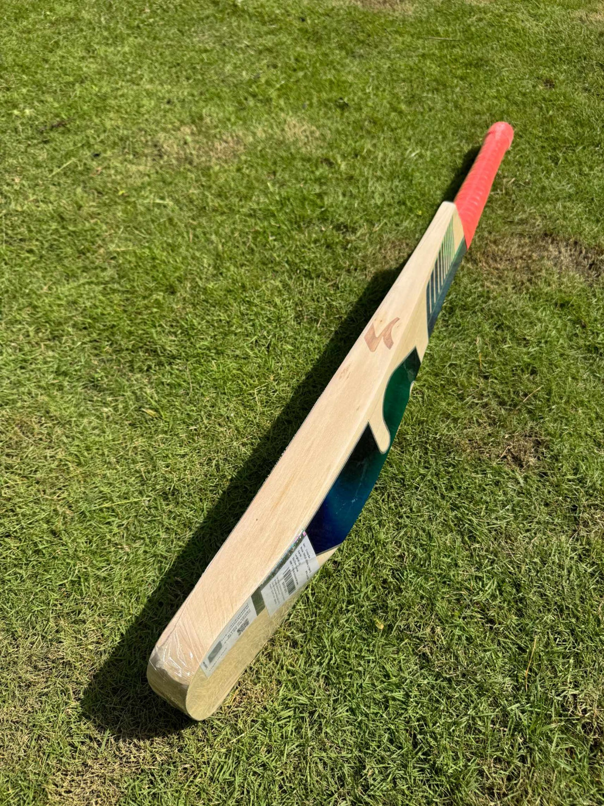 SG Triple Crown Ultimate cricket bat view 2