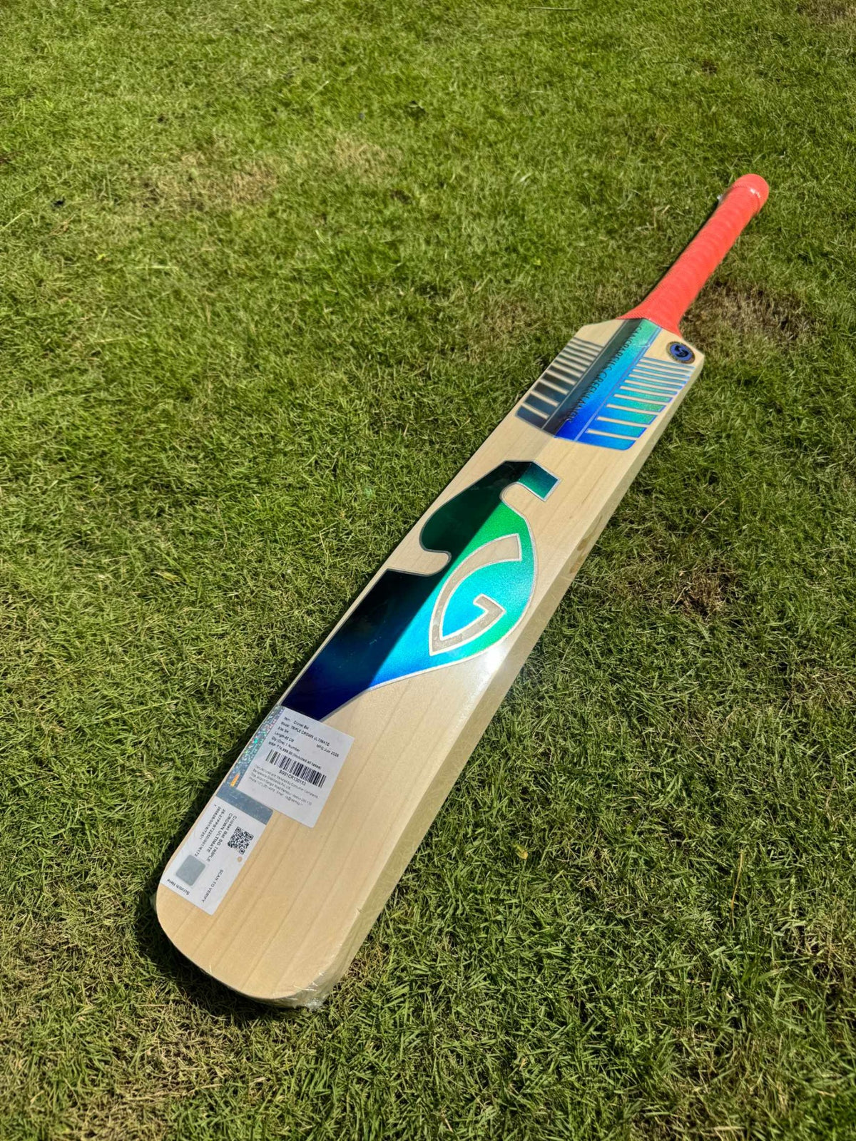 SG Triple Crown Ultimate cricket bat view 3