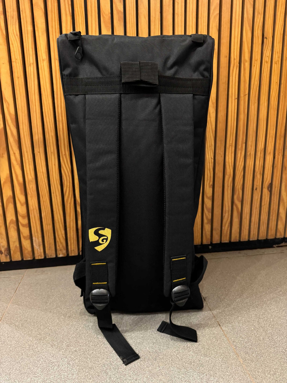 SG V12 Junior Duffle Cricket Kit Bag - view 3