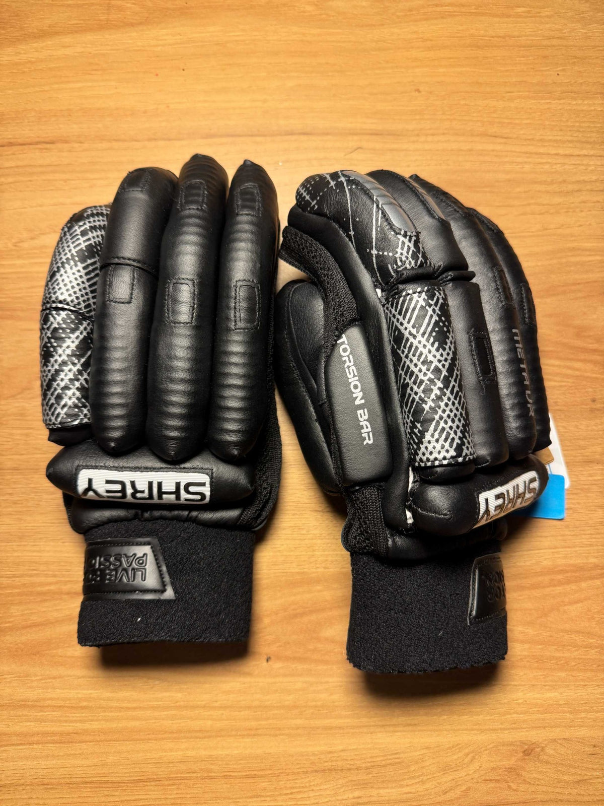 Shrey Meta VR Black Men’s Right-Hand Batting Gloves - view 1