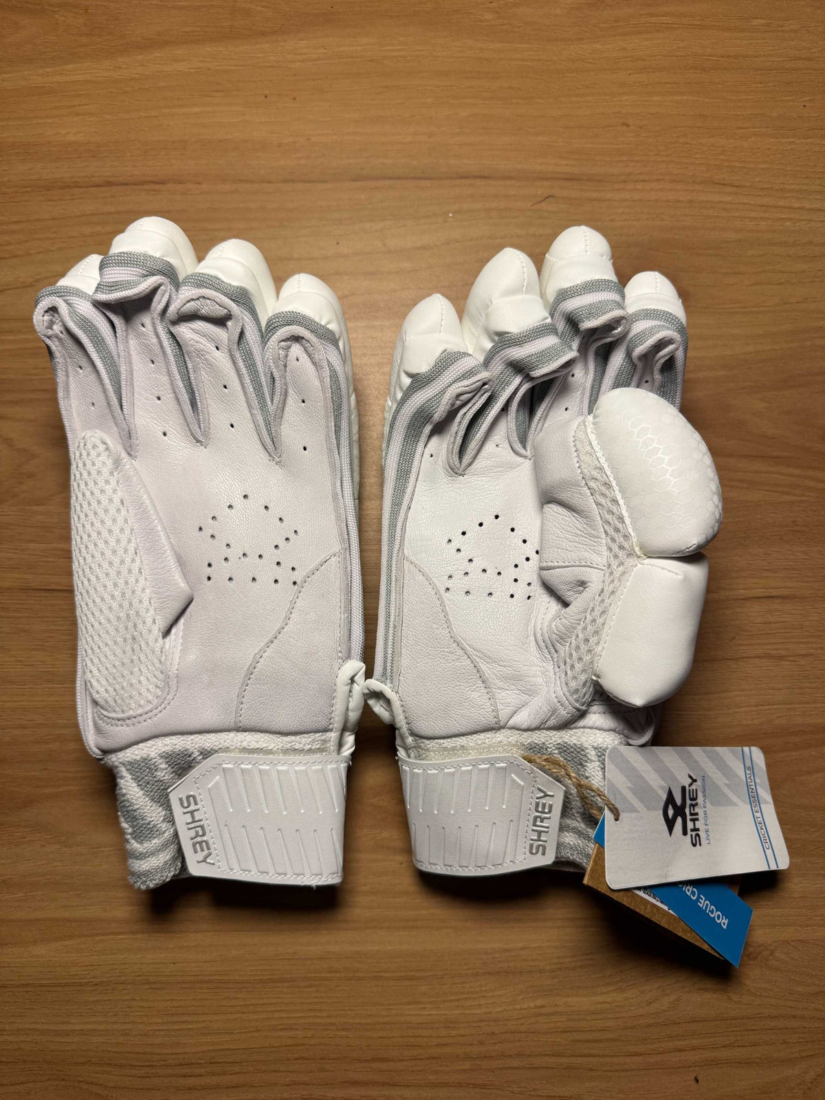 Shrey Rogue Men’s Right-Hand Batting Gloves - view 2