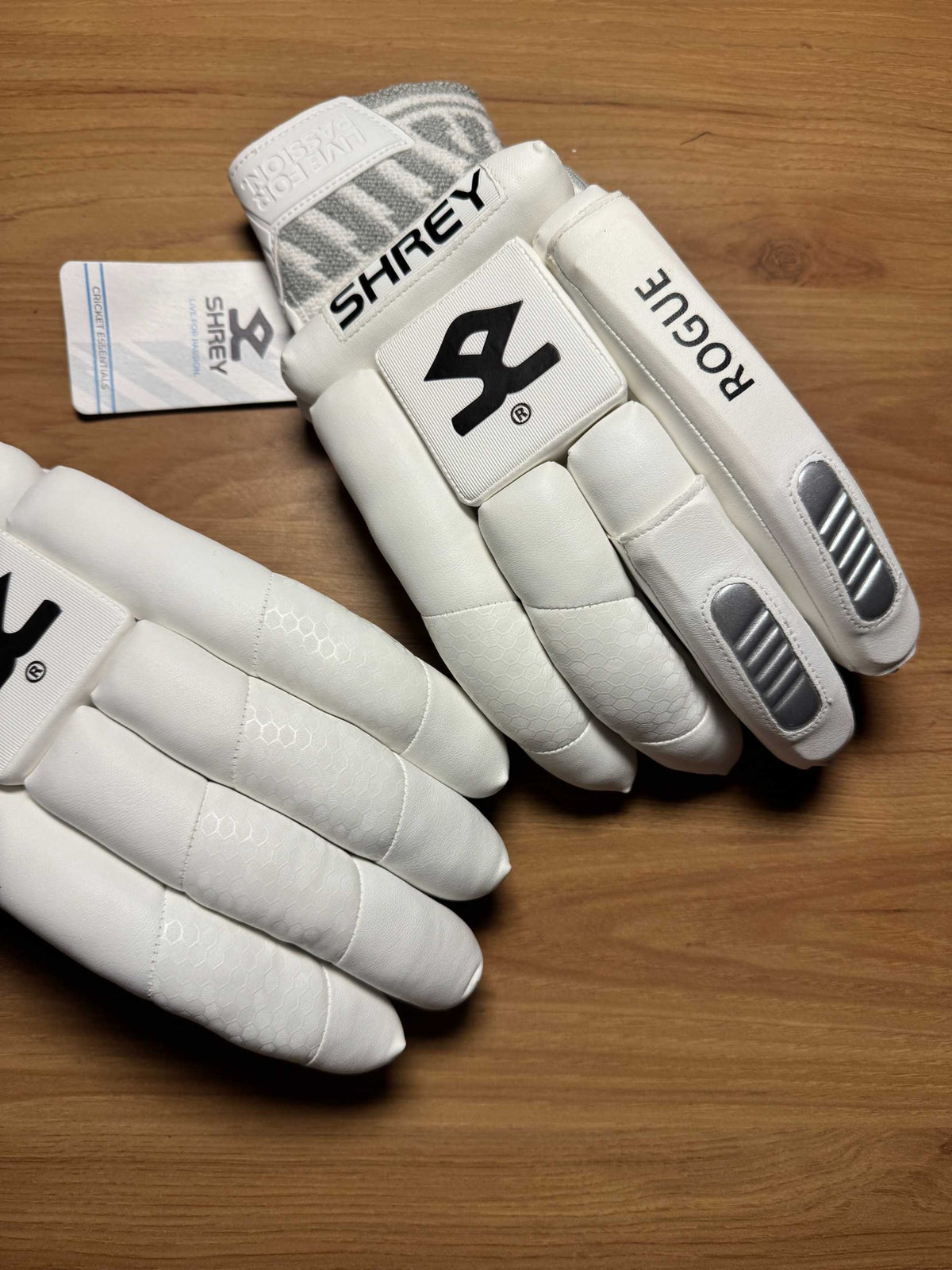 Shrey Rogue Men’s Right-Hand Batting Gloves - view 3