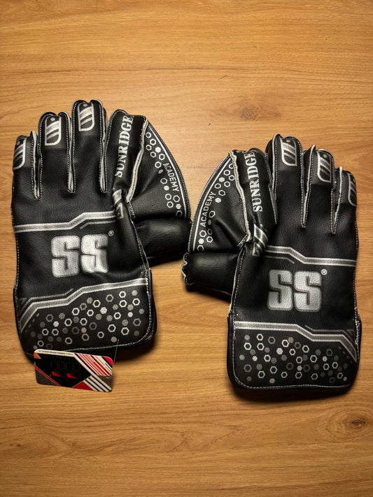SS Academy wicket keeping gloves front