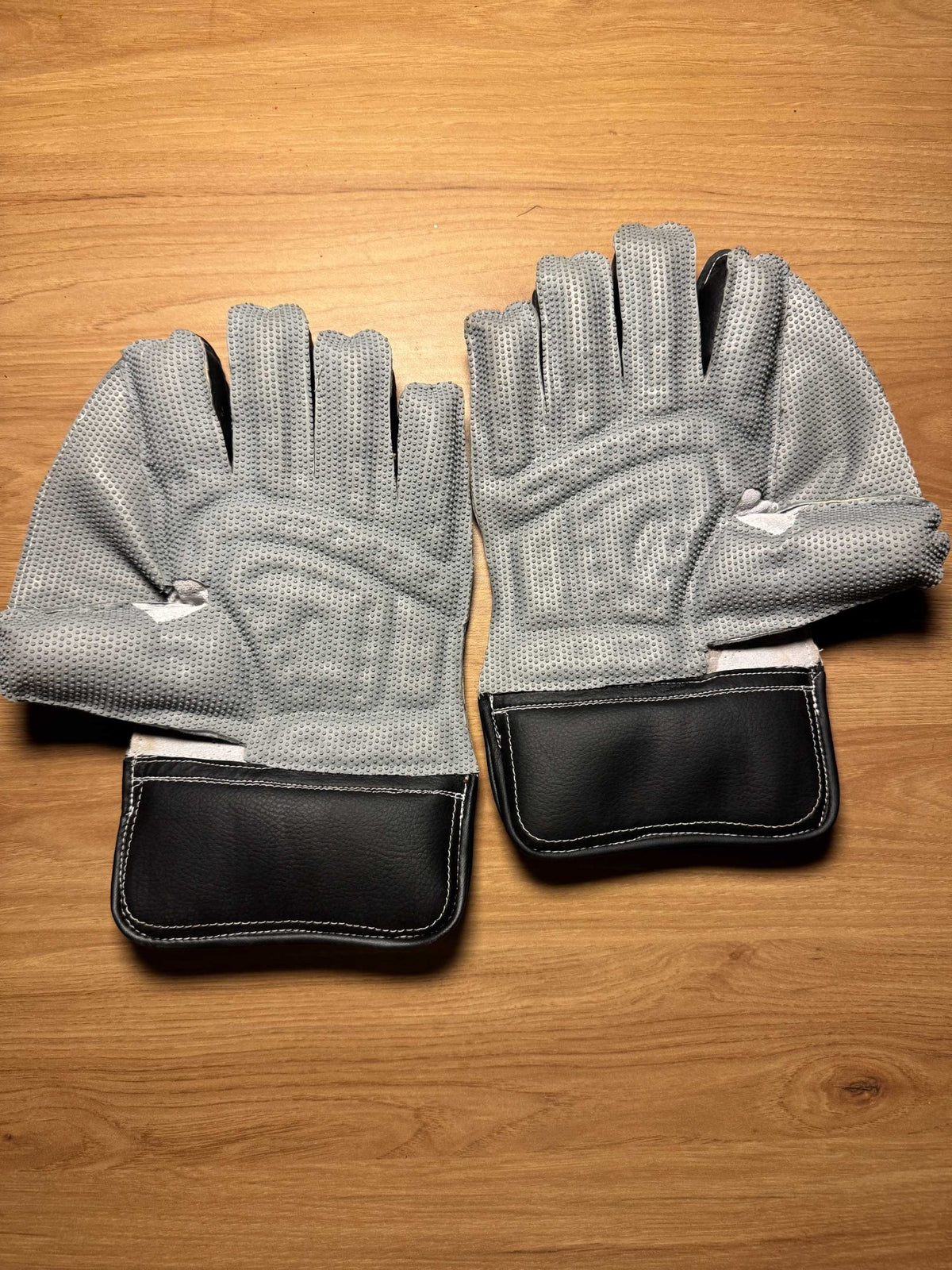 SS Academy wicket keeping gloves photo 2