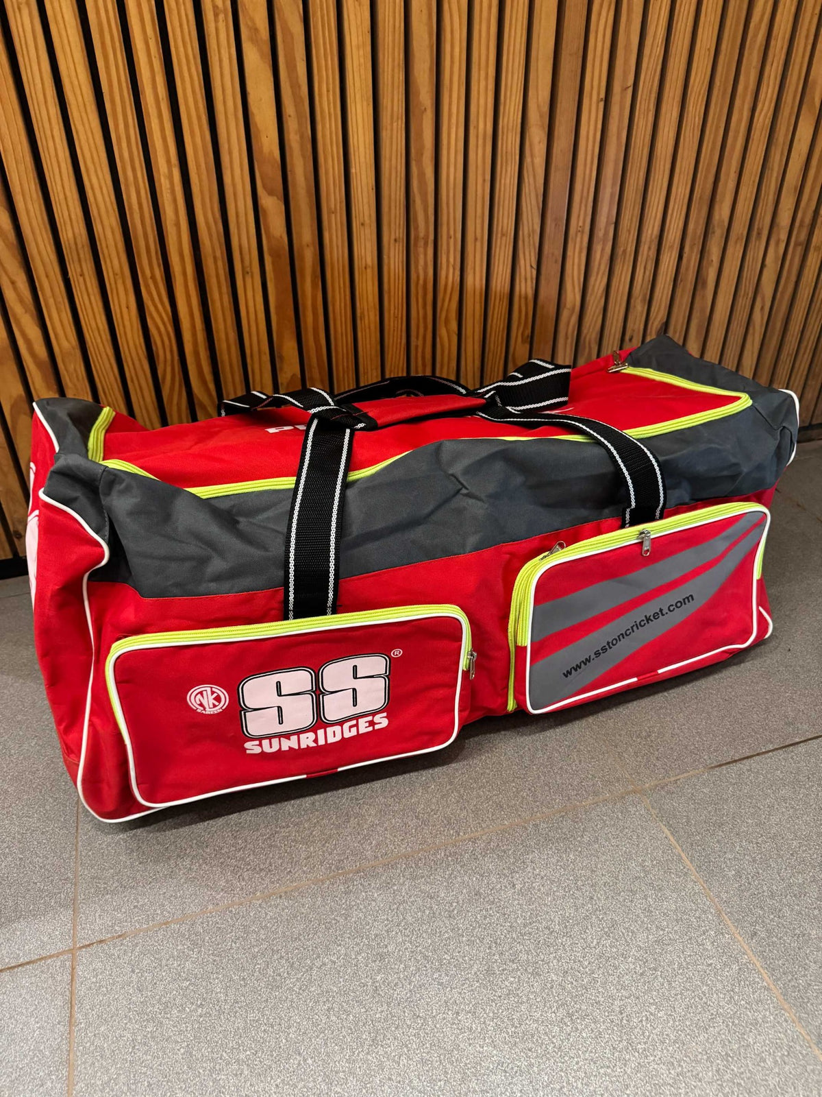 SS Professional Wheel Cricket Kit Bag - view 2