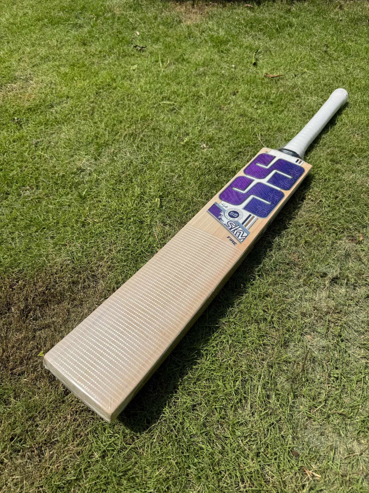 SS Sky fire cricket bat view 1