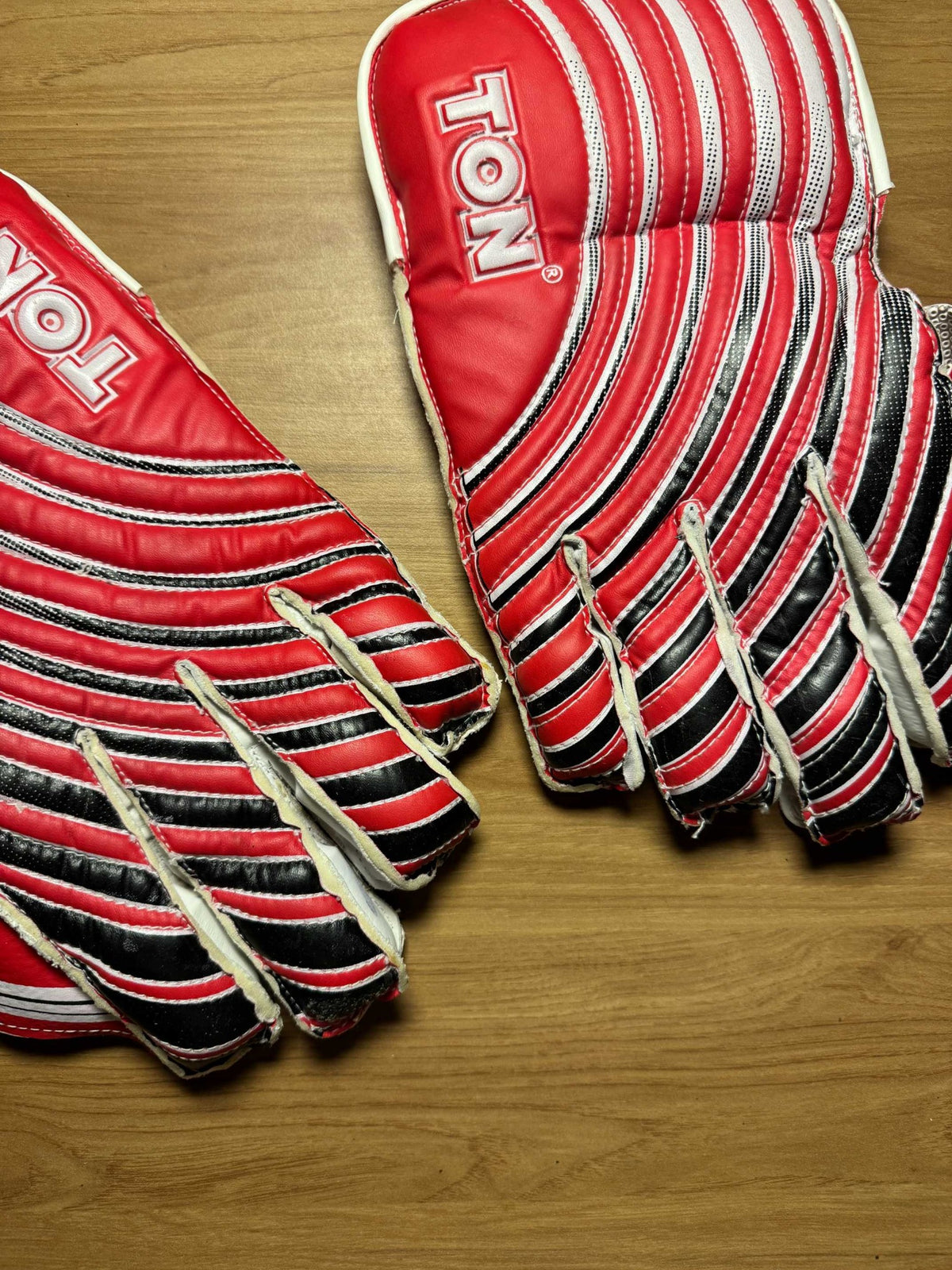 SS Ton Super wicket keeping gloves photo 3