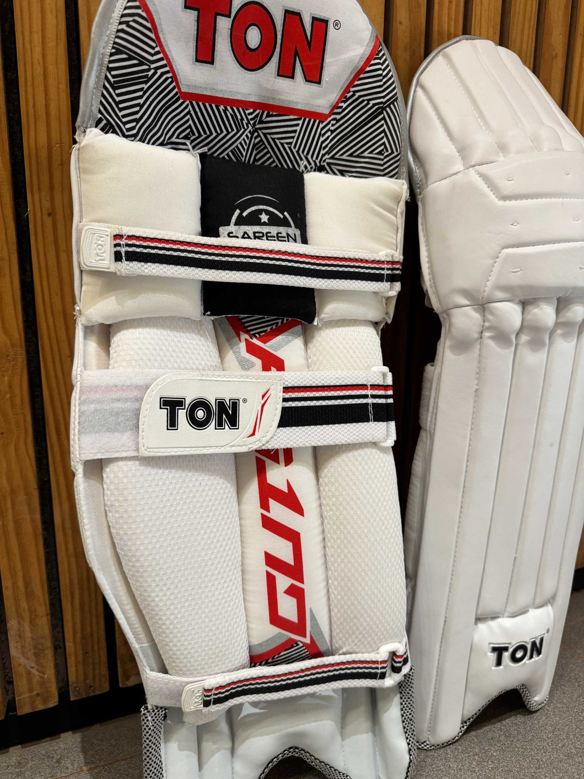 TON Gutsy Men's Right-Hand Batting Leg Guards - view 2
